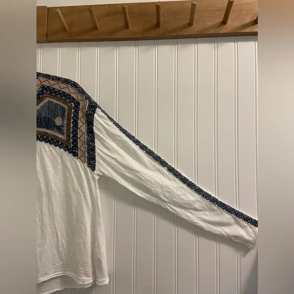 Free People Embroidered Boxy Cropped Long Sleeve Keyhole Neck Bohemian Blouse XS - Picture 3 of 10